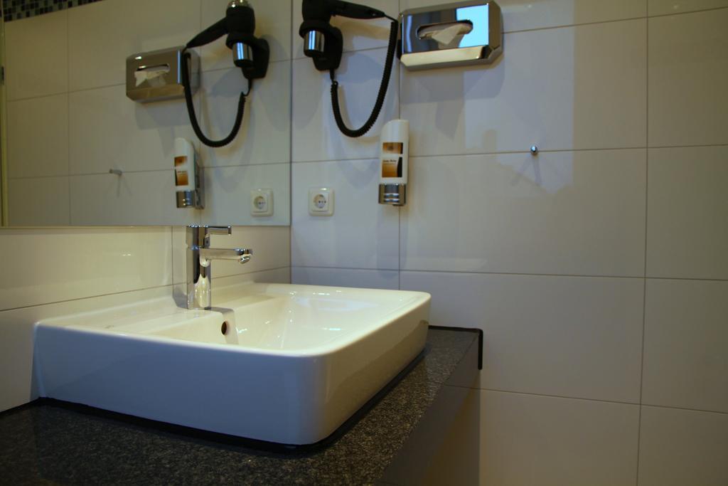 קלן Warsteinerhof By Centro Comfort מראה חיצוני תמונה